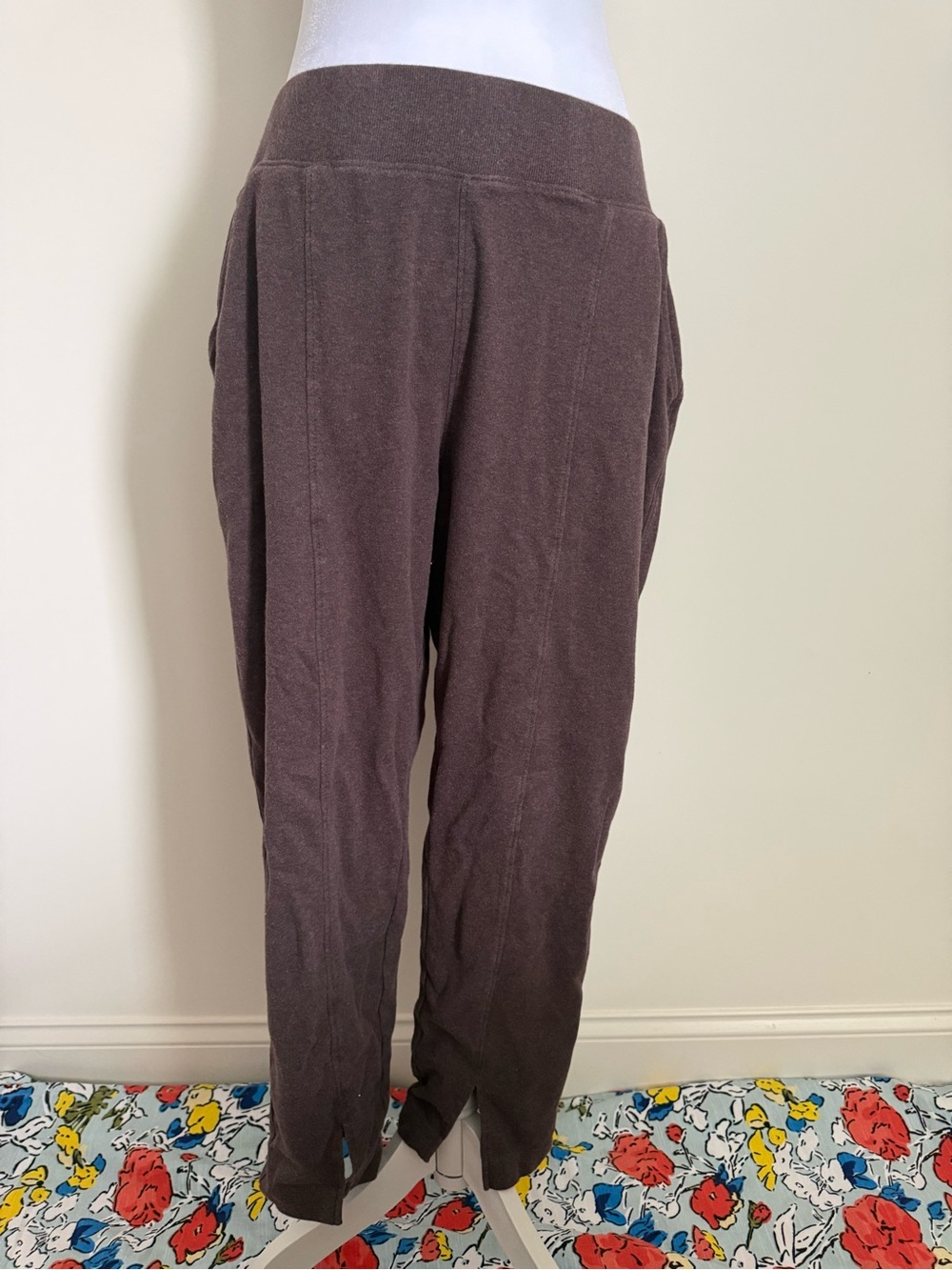 Pact women’s brown joggers size large 100% cotton